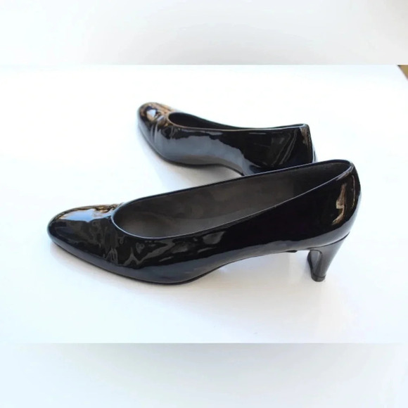 Stuart Weitzman pumps - Picture 8 of 11